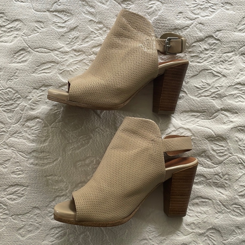 Heels by Gentle Souls by Kenneth Cole